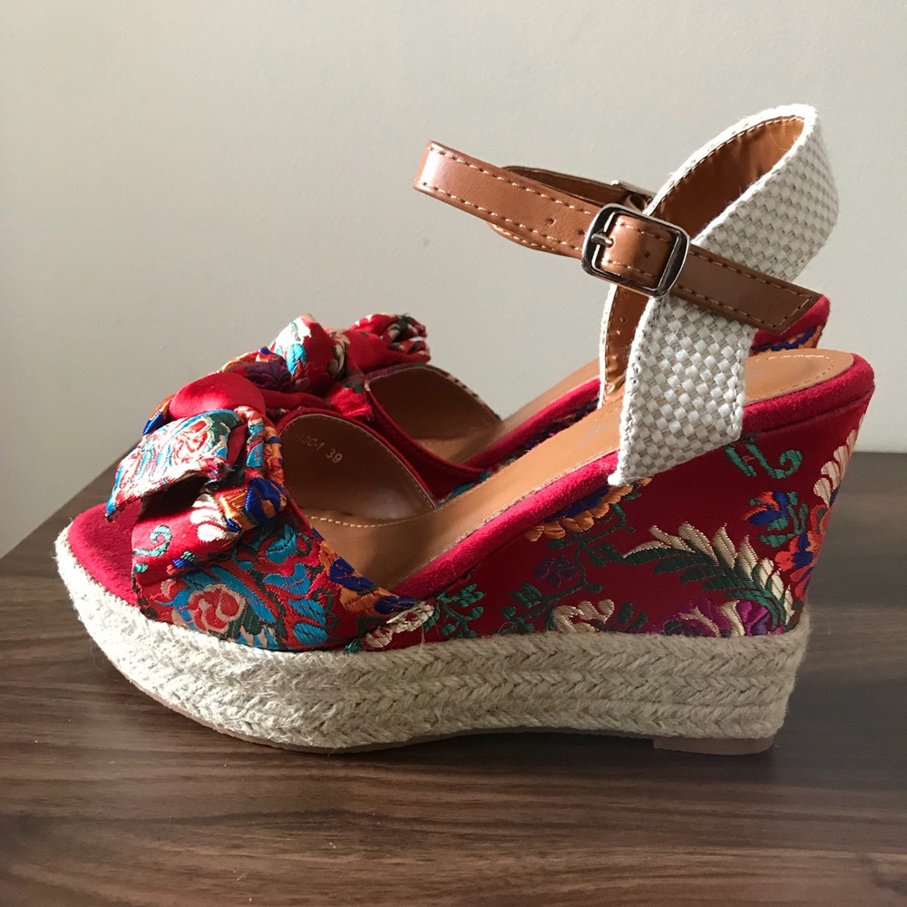 Red multi colored wedge heels